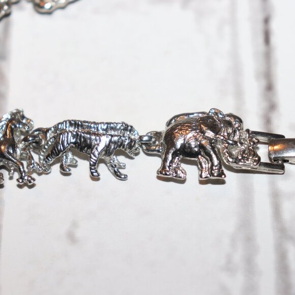 Beautiful silver Noah's Arc Animals charm bracelet 7" Stamped A.J.C. - Picture 2 of 4